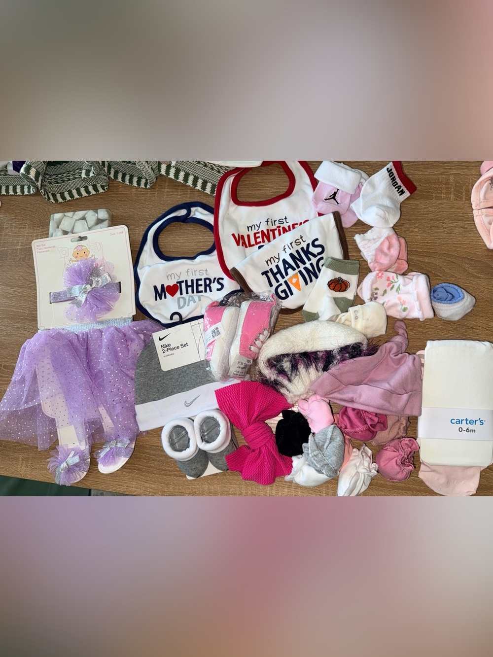 Nike Baby Accessories Set mittens hats socks bibs all newborn girls infant